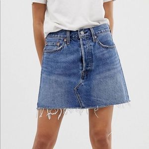 Levi’s High Waisted Denim Skirt Size 28